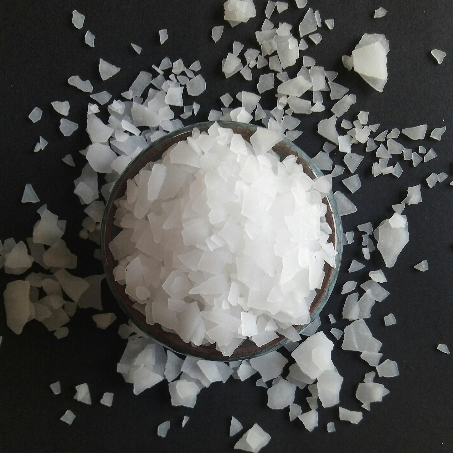 4 (3) Magnesium Chloride Hexahydrate White Flake - Image 1
